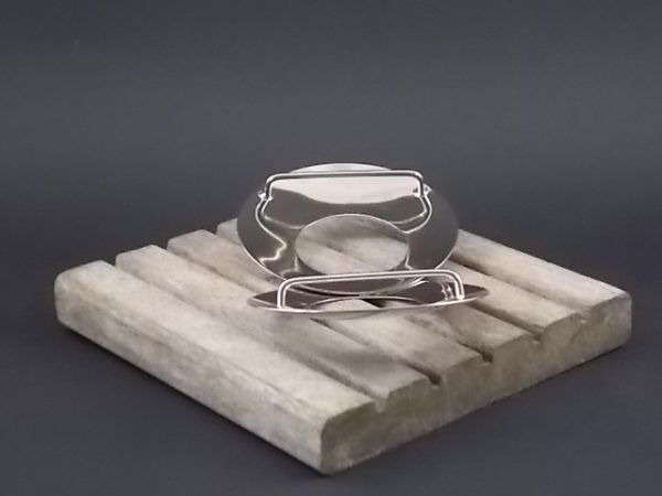 Boucle de ceinture "Sixties", en métal chromé. Accessoire de mode des années 60/70