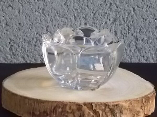 Bougeoir "Adria", en Cristal, 24 % de plomb translucide. Forme Fleur à double rangée de Pétales. De Royal Crystal Rock, Italy.
