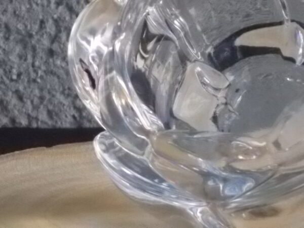 Bougeoir "Adria", en Cristal, 24 % de plomb translucide. Forme Fleur à double rangée de Pétales. De Royal Crystal Rock, Italy.