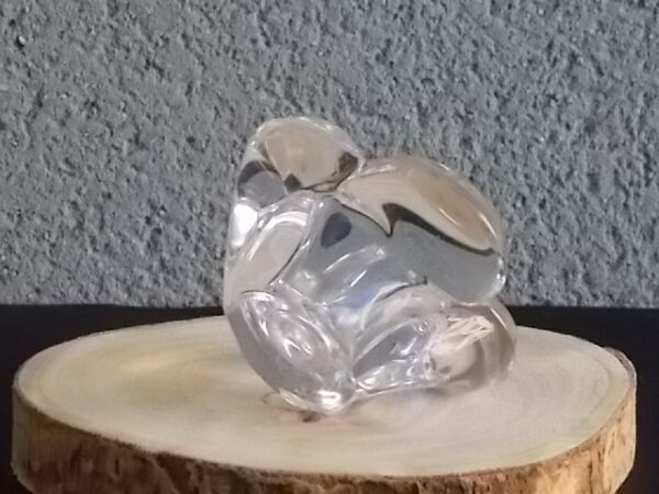 Bougeoir en Cristal translucide 25 % de Plomb. Forme "Fleur" 4 pétales bombées, coté effet vrillé. De Cristalleries Royales de Champagne 1666 - Bayel