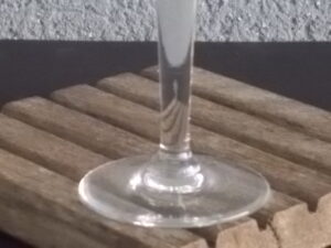 Bougeoir de table en verre épais ciselé double ligne de motif "Grain de riz".