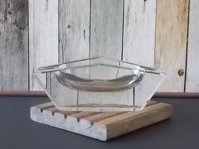 Cendrier Hexagonal facetté en verre
