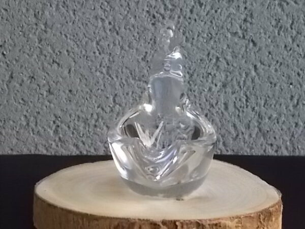 Cendrier "Poule", en cristal translucide moulé. Queue fait office de repose cigarette. De Art Vannes France