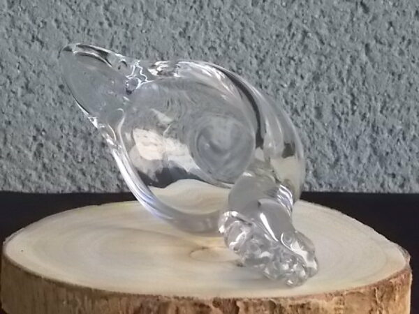 Cendrier "Poule", en cristal translucide moulé. Queue fait office de repose cigarette. De Art Vannes France