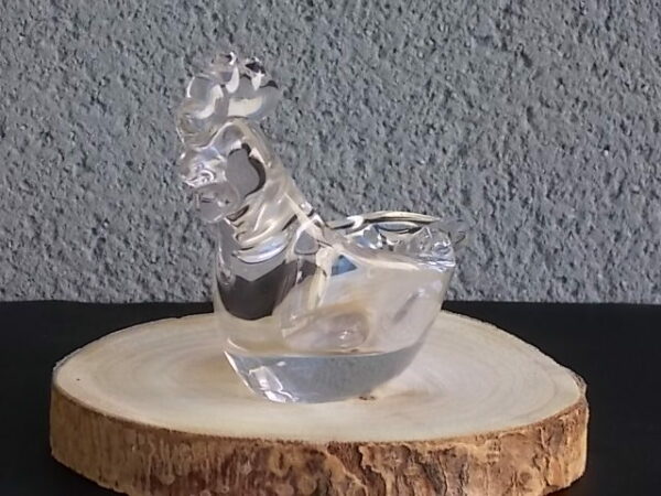 Cendrier "Poule", en cristal translucide moulé. Queue fait office de repose cigarette. De Art Vannes France