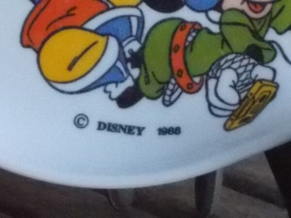 Coquetier plateau "Minnie Mouse", en mélamine Blanche. Disney 1988. De la marque Plastorex