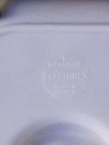 Coquetier plateau "Rox", en mélamine Blanche. Motif représentant le Renardeau du long métrage "Rox et Rouky". De Plastorex