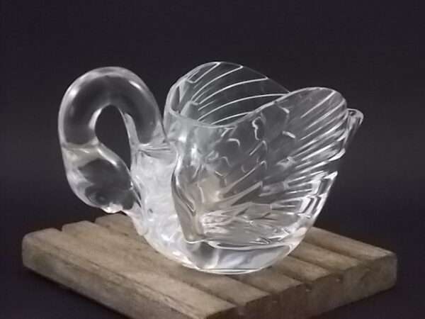 Coupe "Cygne", en cristal translucide moulé, garanti 24% de Plomb. De la marque Cristal d'Arques France