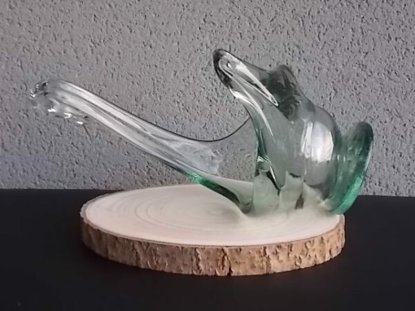 Coupe "Cygne" en verre soufflé teinté Vert, sur socle rond plat. Année 70. Europe de l'Est