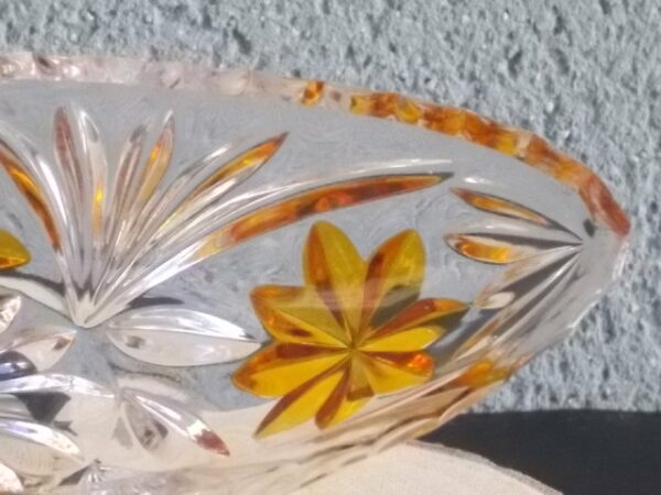 Coupe "Elliptique" en cristal translucide et Ambre. Décors de Palmes et Fleurs stylisées colorées. Echt Bleikristall gepresst de West Germany