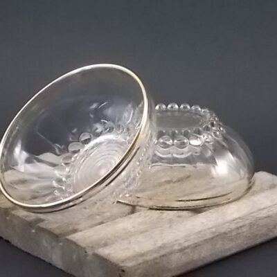 Coupe à Champagne "Monte Carlo", en verre. Paraison plissé, base perlée, fond cible et liseré en dorure. De VMC France