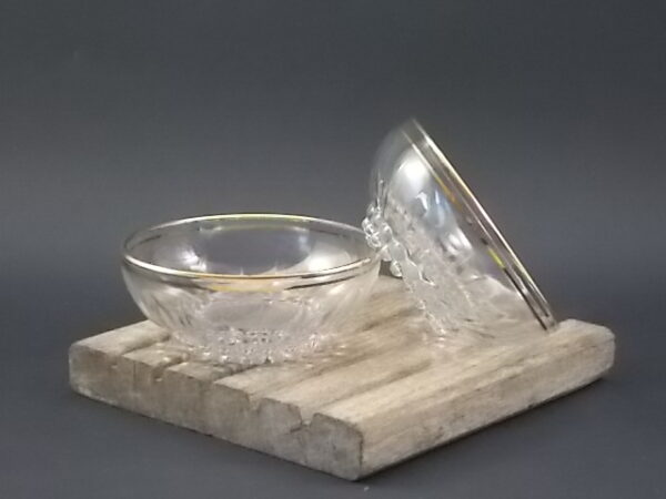 Coupe à Champagne "Monte Carlo", en verre. Paraison plissé, base perlée, fond cible et liseré en dorure. De VMC France