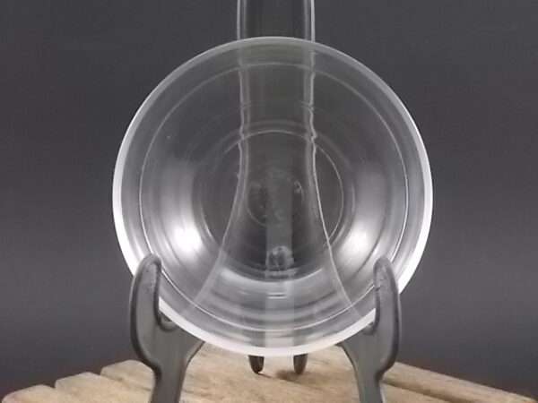 Coupelle de table "Gigogne", en verre trempé translucide. Forme bol, décors de deux double nervures. De la marque Duralex