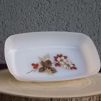 Coupelle rectangulaire "Aubépines", en verre Opale et motif floral. De la Marque Arcopal France