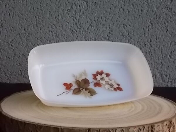 Coupelle rectangulaire "Aubépines", en verre Opale et motif floral. De la Marque Arcopal France