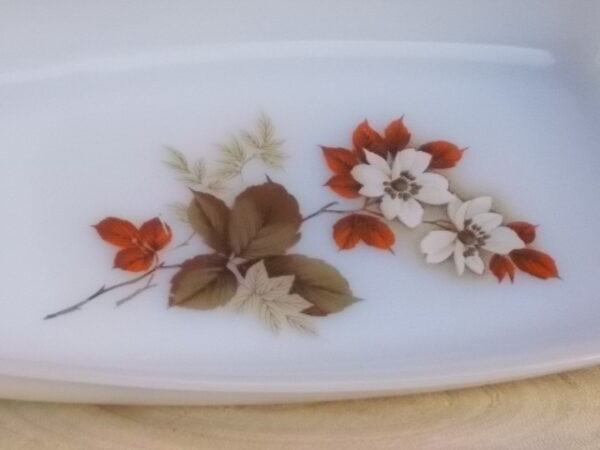 Coupelle rectangulaire "Aubépines", en verre Opale et motif floral. De la Marque Arcopal France