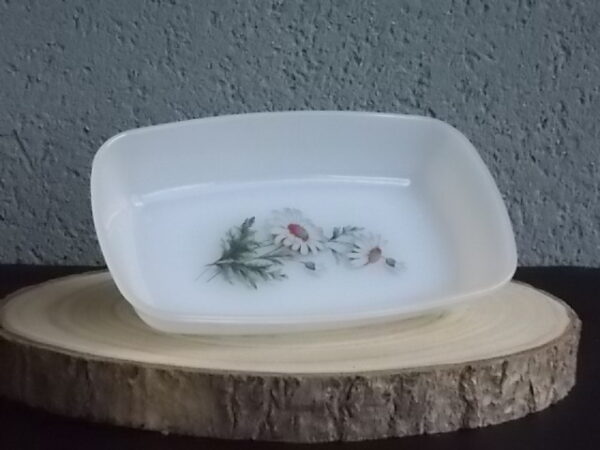Coupelle rectangulaire "Marguerites", en verre Opale et motif floral. De la Marque Arcopal France