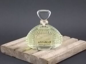 Factice Azzaro 9, flacon de 15 ml. Lancé en 1984. De la maison Loris Azzaro Paris