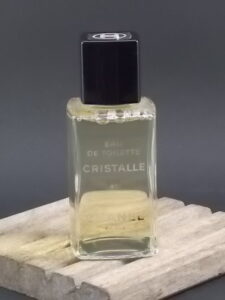 Factice Cristalle, flacon EdT 118 ml, sans boite. Parfum crée en 1974. De la maison Chanel