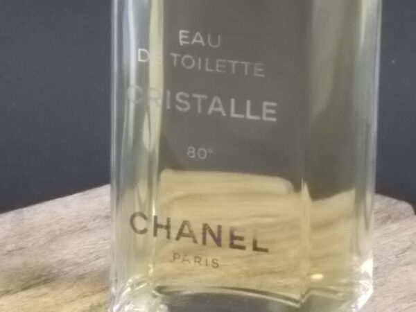 Factice Cristalle, flacon EdT 118 ml, sans boite. Parfum crée en 1974. De la maison Chanel