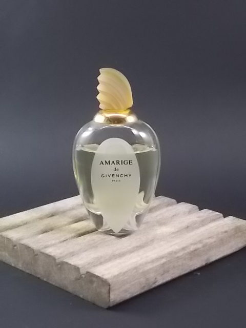 Amarige flacon EdT 50 ml. Lancé en 1991. De la maison Givenchy Paris
