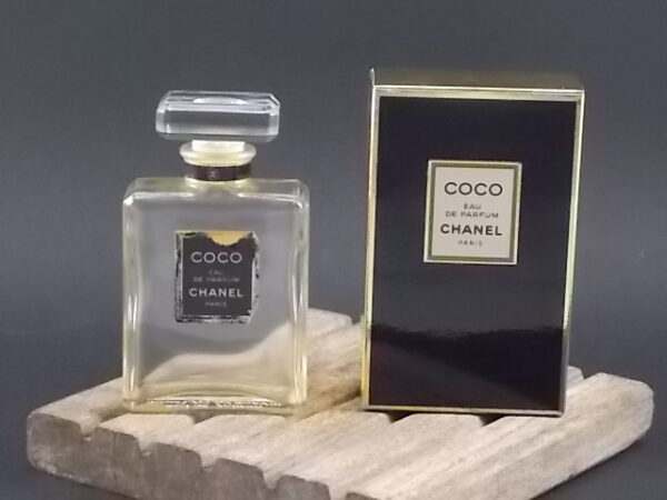 Coco, flacon EdP 50 ml, avec sa boite. Parfum crée en 1984. De la maison Chanel