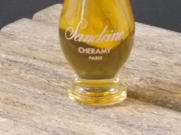 Sandrine, Flacon Parfum 20 ml avec sa boite. Parfum créé en 1970. De la maison Cheramy Paris.