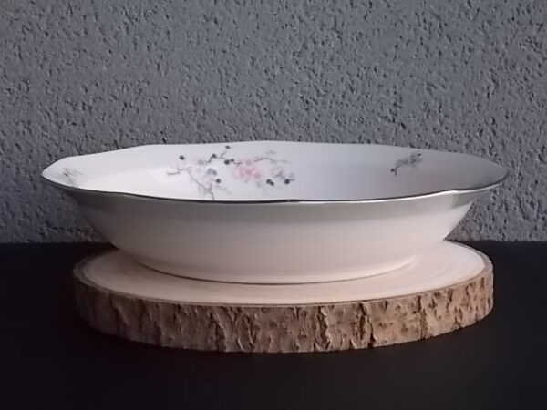 Légumier "Décagone", en porcelaine Blanche, à motif floral. Du décorateur Jean Boyer Limoges