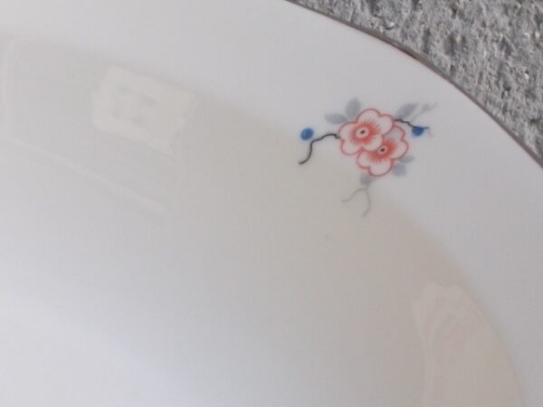Légumier "Décagone", en porcelaine Blanche, à motif floral. Du décorateur Jean Boyer Limoges