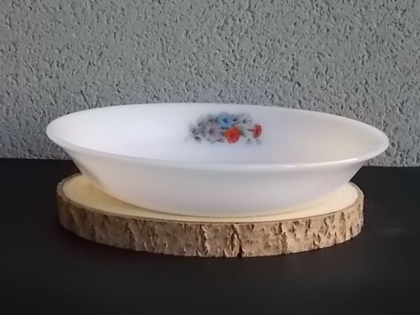 Légumier "Liseron", en verre Opale, à motif Floral. De la Marque Arcopal France