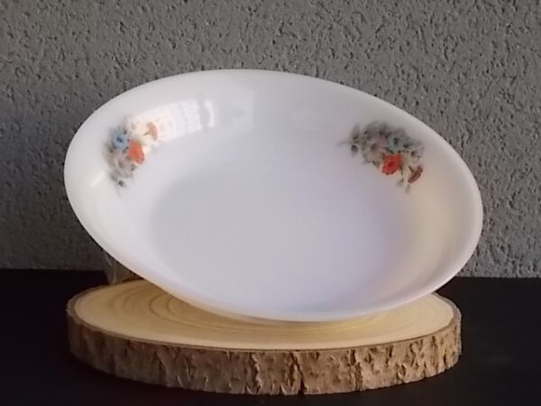 Légumier "Liseron", en verre Opale, à motif Floral. De la Marque Arcopal France