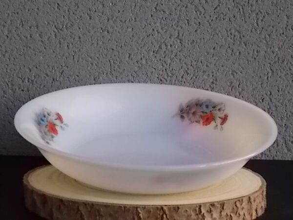 Légumier "Liseron", en verre Opale, à motif Floral. De la Marque Arcopal France