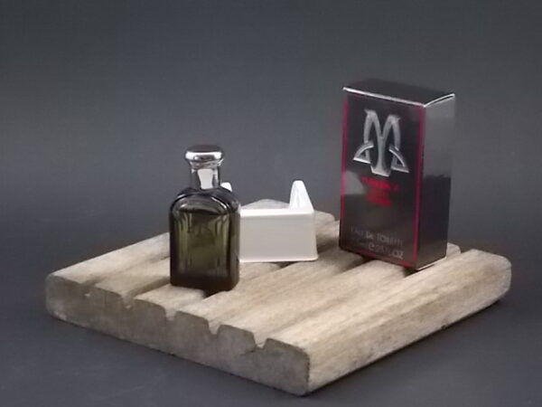 Maxim's Miniature EdT Homme 7,5 ml, avec sa boite. Parfum crée en 1988. De la maison Maxim's de Paris