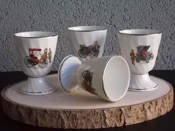 Mazagran, en porcelaine Blanche torsadé. Décors "Voitures Anciennes", et liseré en dorure. De CD Véritable Porcelaine