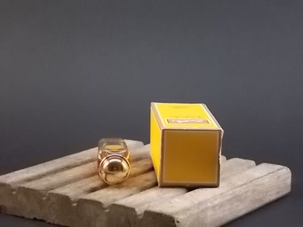 Calèche, miniature d' Eau de Toilette 7.5 ml avec sa boite. Lancé en 1961. De la maison Hermès Paris.