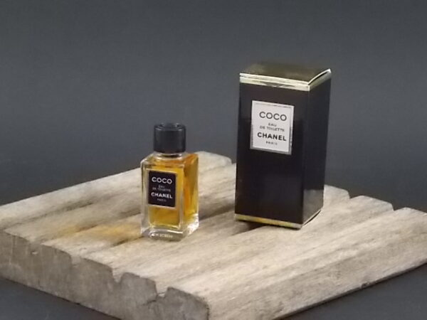 Coco, miniature EdT 4 ml, avec sa boite. Parfum crée en 1984. De la maison Chanel