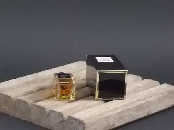 Coco, miniature EdT 4 ml, avec sa boite. Parfum crée en 1984. De la maison Chanel