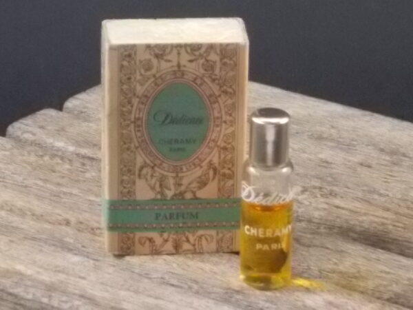 Dédicace, miniature Parfum 3 ml sans boite. Parfum créé en 1966. De la maison Cheramy Paris.