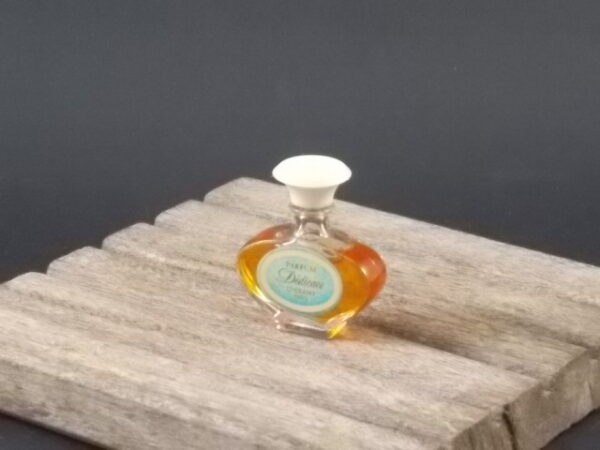 Dédicace, miniature Parfum 4 ml sans boite. Parfum créé en 1966. De la maison Cheramy Paris.