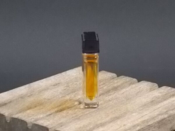 Eau de Métal, miniature EdT 4 ml, sans boite. Parfum crée en 1986. De la maison Paco Rabanne