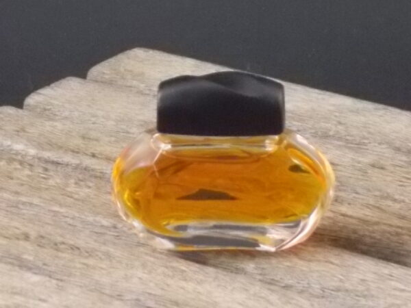 Knowing, miniature EdP 3,5 ml, avec sa boite. Parfum créé en 1988. De la maison Estée Lauder