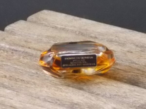 Knowing, miniature EdP 3,5 ml, avec sa boite. Parfum créé en 1988. De la maison Estée Lauder