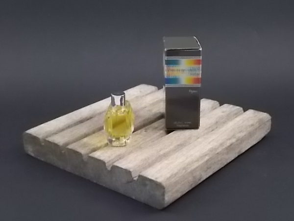 Miniature Le 3 ème Homme, Eau de Toilette pour Homme 5 ml. Lancé en 1985, de Caron Paris