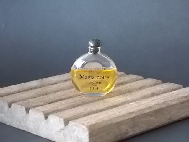 Magie Noire miniature EdT 7,5 ml, sans boite. Lancé en 1978. De la maison Lancôme.