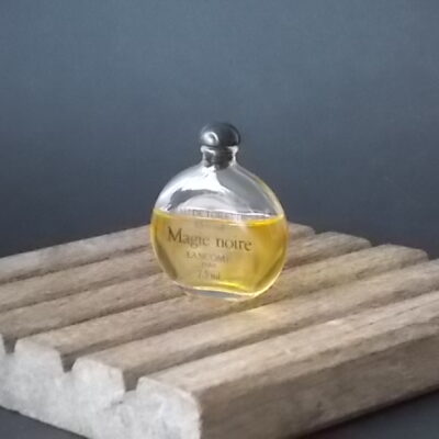 Magie Noire miniature EdT 7,5 ml, sans boite. Lancé en 1978. De la maison Lancôme.