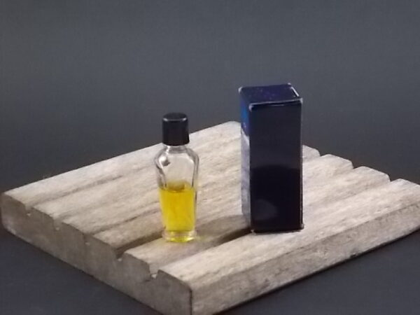 Nonchalance, miniature EdC 4 ml, avec sa boite. Parfum crée en 1960. De la maison Maurer & Wirtz