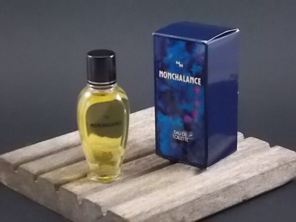 Nonchalance, miniature EdT 15 ml, avec sa boite. Parfum crée en 1960. De la maison Maurer & Wirtz