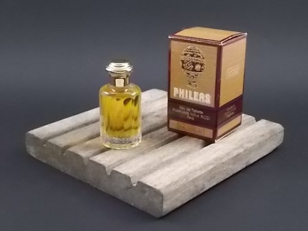 Miniature Philéas Eau de Toilette 10 ml. Lancé en 1984. De la maison Nina Ricci Paris