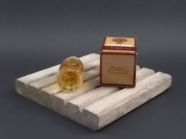 Miniature Philéas Eau de Toilette 10 ml. Lancé en 1984. De la maison Nina Ricci Paris