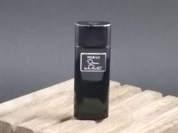 Pour lui, miniature EdT Homme 10 ml, avec sa boite. Parfum crée en 1980. De la maison Oscar de la Renta;